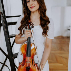 Na zdjęciu Weronika Podkul, skrzypaczka Urban Quartet. 