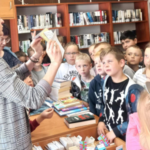 Lekcja biblioteczna dla uczniów szkoły podstawowej